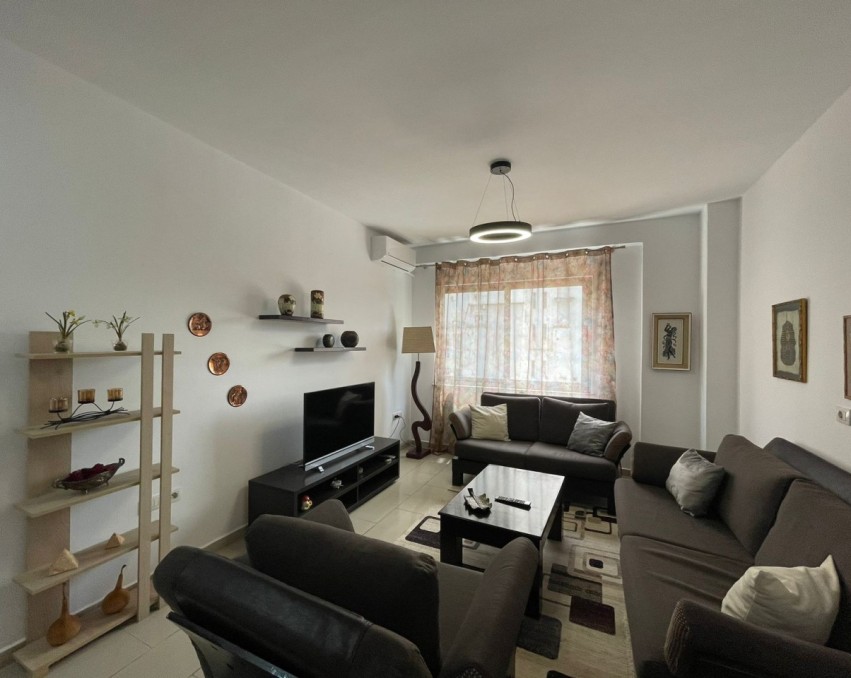 2 bedroom apartment for rent close to "Ekspozita Building", Tirane